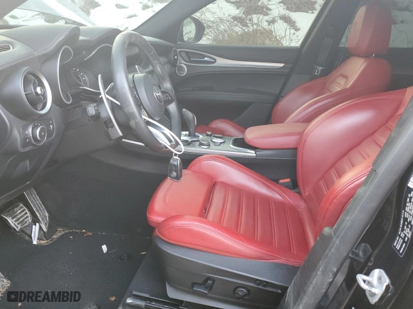 2023 Alfa Romeo Stelvio Ti with VIN ZASPAKBN9P7D57170, listed as a Copart auction lot 43062075 with 35,783 mi miles and Salvage Title. Bid and sale history available at carsss.com. Image 7.