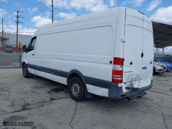 2014 Mercedes-Benz Sprinter Cargo Vans EXT with VIN WD3PE8DC3E5938341, listed as a IAAI auction lot 41920703 with 229,476 mi miles. Bid and sale history available at carsss.com. Image 3.