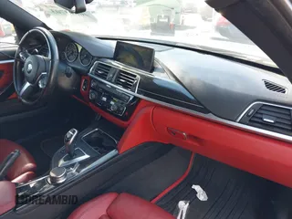 2019 BMW 4 Series 440i xDrive with VIN WBA4J7C52KBM75345, listed as a IAAI auction lot 40613703 with 31,402 mi miles and . Bid and sale history available at carsss.com. Image 5.