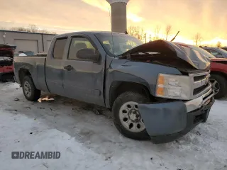 2010 Chevrolet Silverado 1500 LS with VIN 1GCSCREA7AZ264836, listed as a Copart auction lot 88660905 with 249,565 mi miles and Clean Title. Bid and sale history available at carsss.com. Image 4.