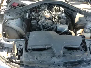 2018 BMW 3 Series 320i z VIN WBA8E1G50JNU92011, wystawiony jako Copart lot #89685525 z przebiegiem 122 021 mil mil oraz Czysty tytuł • Clean title. Historia ofert i sprzedaży dostępna na DreamBid. Obrazek 13.