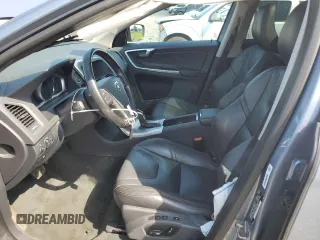 2017 Volvo XC60 Dynamic with VIN YV440MRR8H2168850, listed as a Copart auction lot 61555725 with 71,467 mi miles and Salvage title. Bid and sale history available at DreamBid. Image 7.