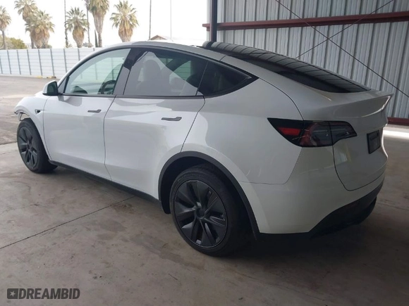 2024 Tesla Model Y Long Range with VIN 7SAYGDEE0RF124894, listed as a IAAI auction lot 41530342 with NaN miles. Bid and sale history available at carsss.com. Image 3.