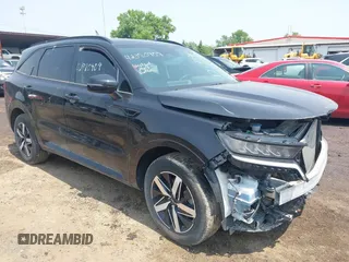 2023 Kia Sorento S z VIN 5XYRL4LC5PG187994, wystawiony jako IAAI lot #42380909 z przebiegiem 18 654 mil mil oraz . Historia ofert i sprzedaży dostępna na DreamBid. Obrazek 1.