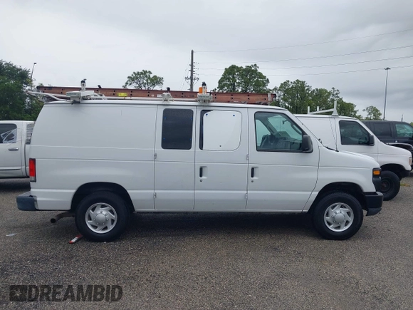 2014 Ford Econoline Cargo Commercial z VIN 1FTNE2ELXEDA12338, wystawiony jako IAAI lot #42119983 z przebiegiem 99 394 mil mil oraz . Historia ofert i sprzedaży dostępna na DreamBid. Obrazek 13.