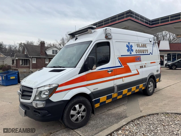 2014 Mercedes-Benz Sprinter Cargo Vans with VIN WD3PE7CC5E5867333, listed as a Copart auction lot 84431444 with 368,336 mi miles and Clean Title. Bid and sale history available at carsss.com. Image 2.