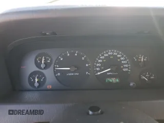 1999 Jeep Grand Cherokee Laredo z VIN 1J4GW58NXXC704719, wystawiony jako Copart lot #49546395 z przebiegiem 276 716 mil mil oraz Czysty tytuł • Clean title. Historia ofert i sprzedaży dostępna na DreamBid. Obrazek 9.