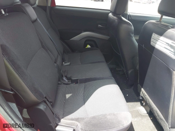 2011 Mitsubishi Outlander SE with VIN JA4AS3AW8BU008159, listed as a IAAI auction lot 42059678 with 106,690 mi miles. Bid and sale history available at carsss.com. Image 8.