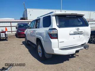 2018 Toyota 4Runner SR5 z VIN JTEZU5JR6J5166948, wystawiony jako IAAI lot #41625523 z przebiegiem 50 890 mil mil oraz . Historia ofert i sprzedaży dostępna na DreamBid. Obrazek 3.