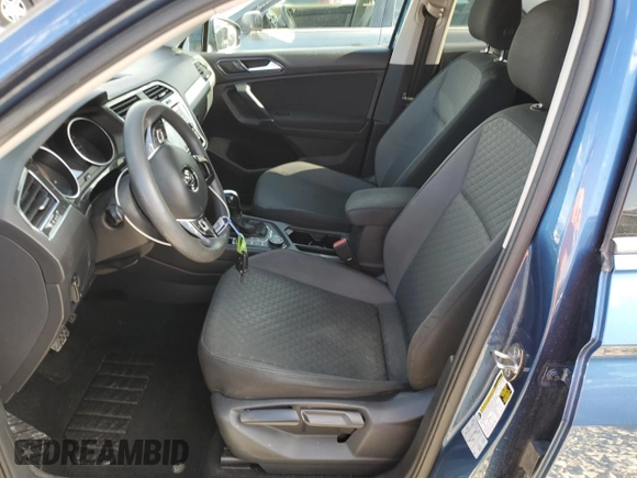 2018 Volkswagen Tiguan S z VIN 3VV0B7AXXJM092765, wystawiony jako Copart lot #57324885 z przebiegiem 156 441 mil mil oraz Szkoda całkowita • Salvage title. Historia ofert i sprzedaży dostępna na DreamBid. Obrazek 7.