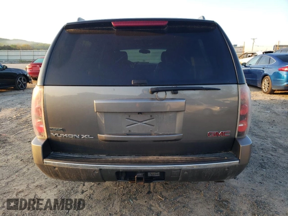 2012 GMC Yukon XL Denali with VIN 1GKS2MEF8CR200877, listed as a Copart auction lot 53282365 with 267,265 mi miles and Salvage Title. Bid and sale history available at carsss.com. Image 6.