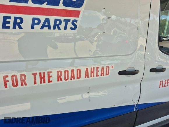 2020 Ford Transit Cargo с VIN 1FTYE1C89LKA17335, выставлен на аукционе IAAI как лот 42610416 с пробегом 276 728 миль миль и . История ставок и продаж доступна на DreamBid. Изображение 7.