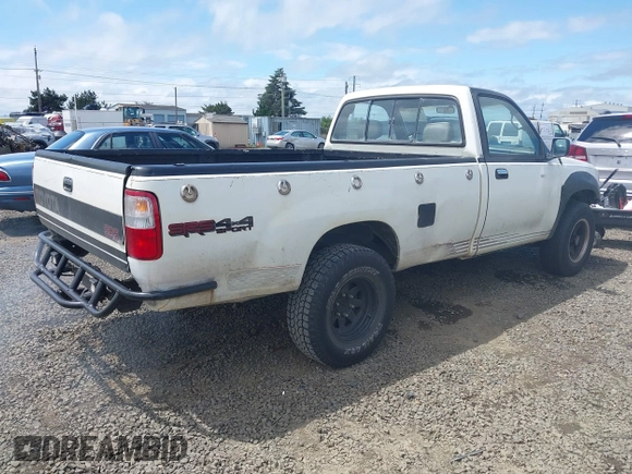 1993 Toyota T100 z VIN JT4VD20C1P0010434, wystawiony jako IAAI lot #42270410 z przebiegiem 263 632 mil mil oraz . Historia ofert i sprzedaży dostępna na DreamBid. Obrazek 4.