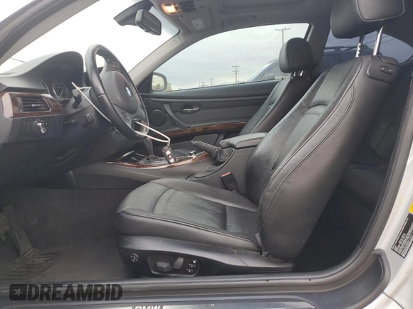 2013 BMW 3 Series 328i with VIN WBAKE3C58DE771511, listed as a Copart auction lot 82279174 with 106,193 mi miles and Salvage Title. Bid and sale history available at DreamBid. Image 7.