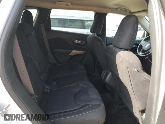 2017 Jeep Cherokee Latitude z VIN 1C4PJMCS6HW571419, wystawiony jako Copart lot #62496135 z przebiegiem 150 691 mil mil oraz Szkoda całkowita • Salvage title. Historia ofert i sprzedaży dostępna na DreamBid. Obrazek 10.