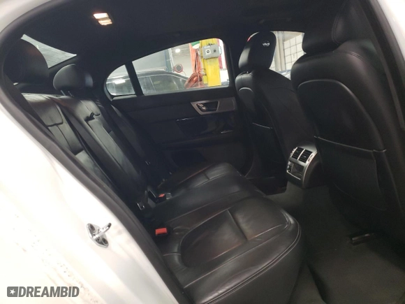 2015 Jaguar XF V6 Portfolio with VIN SAJWJ0FF7F8U69097, listed as a Copart auction lot 52385175 with 105,103 mi miles and Clean Title. Bid and sale history available at carsss.com. Image 10.