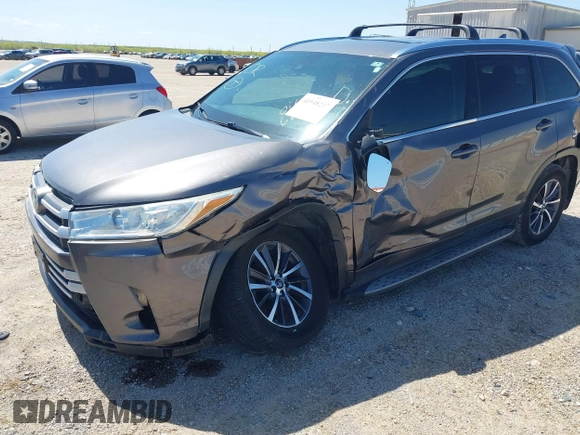2017 Toyota Highlander XLE with VIN 5TDKZRFH1HS511984, listed as a IAAI auction lot 41948237 with 119,494 mi miles and . Bid and sale history available at DreamBid. Image 6.