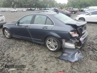 2013 Mercedes-Benz C 300 Sport z VIN WDDGF8AB9DR272176, wystawiony jako Copart lot #57334095 z przebiegiem 125 027 mil mil oraz Szkoda całkowita • Salvage title. Historia ofert i sprzedaży dostępna na DreamBid. Obrazek 2.