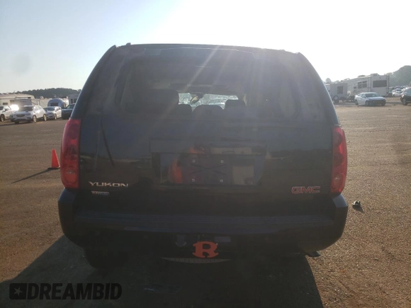 2008 GMC Yukon SLT w/4SB with VIN 1GKFC13088J114258, listed as a Copart auction lot 72215004 with 0 mi miles and Salvage Title. Bid and sale history available at carsss.com. Image 6.
