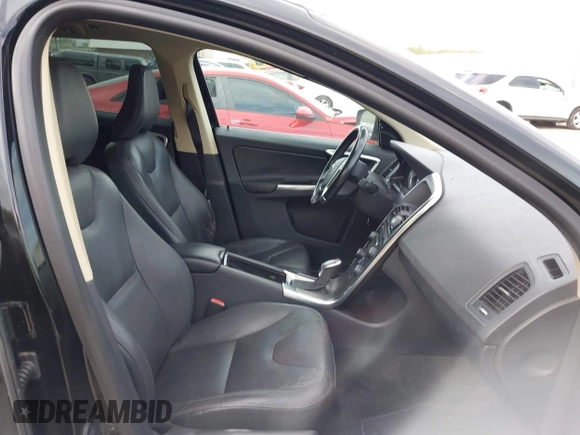 2013 Volvo XC60 3.2L z VIN YV4952DL0D2372518, wystawiony jako IAAI lot #42061418 z przebiegiem 122 704 mil mil oraz . Historia ofert i sprzedaży dostępna na DreamBid. Obrazek 5.