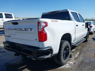 2020 Chevrolet Silverado 1500 LT Trail Boss with VIN 3GCPYFED3LG423435, listed as a IAAI auction lot 41825832 with 73,445 mi miles. Bid and sale history available at carsss.com. Image 4.