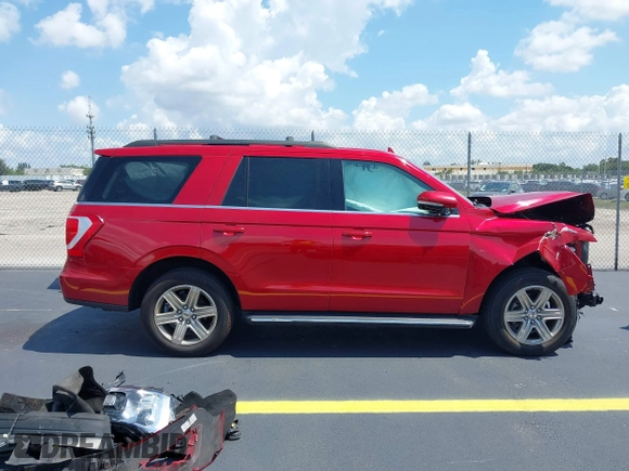 2020 Ford Expedition XLT with VIN 1FMJU1HTXLEA74798, listed as a IAAI auction lot 42181221 with 72,419 mi miles and . Bid and sale history available at DreamBid. Image 14.