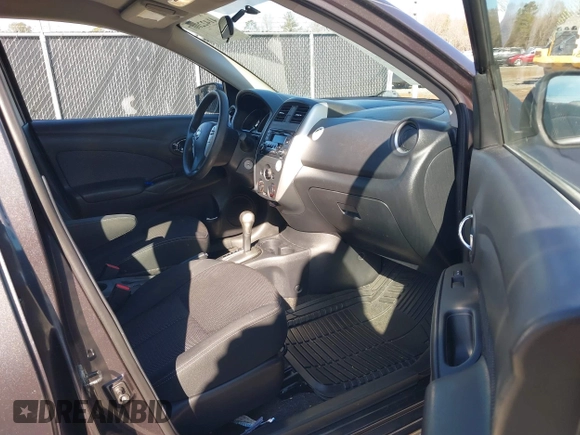 2015 Nissan Versa SV with VIN 3N1CN7AP6FL827678, listed as a IAAI auction lot 41422007 with 164,141 mi miles. Bid and sale history available at carsss.com. Image 5.