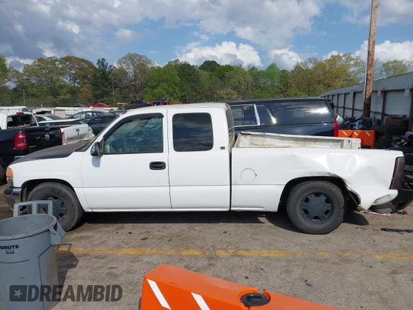 2000 GMC New Sierra 1500 SL with VIN 2GTEC19V9Y1258289, listed as a IAAI auction lot 41946938 with 484,330 mi miles. Bid and sale history available at carsss.com. Image 14.