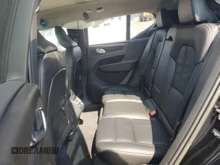 2023 Volvo XC40 Plus Dark Theme с VIN YV4L12UW0P2069853, выставлен на аукционе Copart как лот 57647985 с пробегом 16 252 миль миль и Списание • Salvage title. История ставок и продаж доступна на DreamBid. Изображение 11.