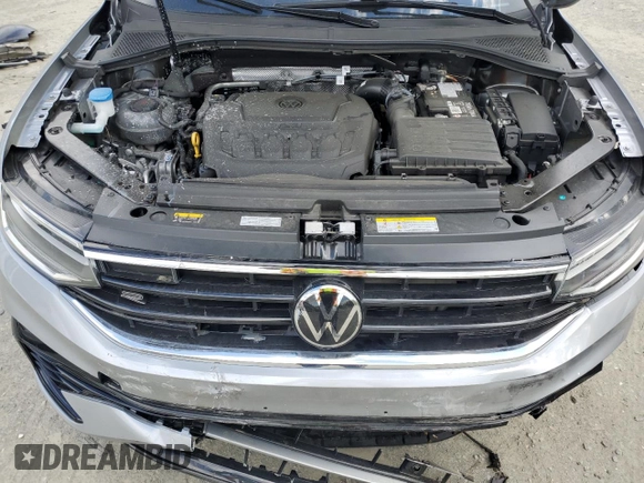 2024 Volkswagen Tiguan SE R-Line Black with VIN 3VVCB7AXXRM129869, listed as a Copart auction lot 53387585 with 8,563 mi miles and Salvage title. Bid and sale history available at DreamBid. Image 14.