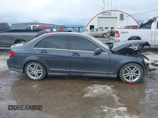 2014 Mercedes-Benz C 250 Sport с VIN WDDGF4HBXEG200415, выставлен на аукционе IAAI как лот 41648762 с пробегом 108 702 миль миль и . История ставок и продаж доступна на DreamBid. Изображение 14.