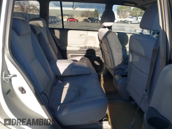 2004 Toyota Highlander z VIN JTEDP21A640004670, wystawiony jako IAAI lot #41539453 z przebiegiem 244 951 mil mil oraz . Historia ofert i sprzedaży dostępna na DreamBid. Obrazek 8.