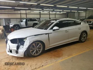 2020 Audi A5 Sportback Premium z VIN WAUANCF5XLA007950, wystawiony jako Copart lot #56157805 z przebiegiem 140 073 mil mil oraz Czysty tytuł • Clean title. Historia ofert i sprzedaży dostępna na DreamBid. Obrazek 1.