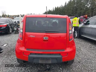 2010 Kia Soul + with VIN KNDJT2A27A7190198, listed as a IAAI auction lot 41756701 with 171,947 mi miles. Bid and sale history available at carsss.com. Image 16.