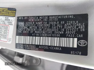 2005 Toyota Camry STD z VIN 4T1BE32K95U610596, wystawiony jako IAAI lot #41908876 z przebiegiem 249 640 mil mil oraz . Historia ofert i sprzedaży dostępna na DreamBid. Obrazek 9.