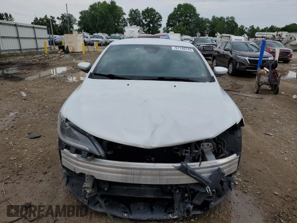 2015 Chrysler 200 S with VIN 1C3CCCBB2FN566004, listed as a Copart auction lot 61148745 with 120,397 mi miles and Clean title. Bid and sale history available at DreamBid. Image 5.