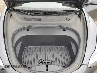 2023 Tesla Model 3 z VIN 5YJ3E1EA4PF627477, wystawiony jako Copart lot #58573825 z przebiegiem 19 018 mil mil oraz Szkoda całkowita • Salvage title. Historia ofert i sprzedaży dostępna na DreamBid. Obrazek 11.