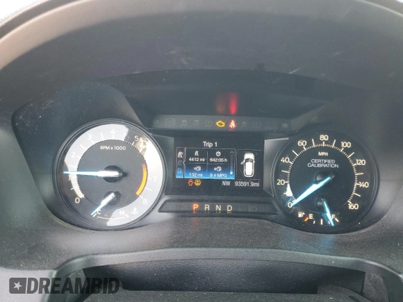 2017 Ford Police Interceptor Utility z VIN 1FM5K8ARXHGB93669, wystawiony jako Copart lot #54293295 z przebiegiem 93 591 mil mil oraz Szkody całkowita. Historia ofert i sprzedaży dostępna na DreamBid. Obrazek 9.