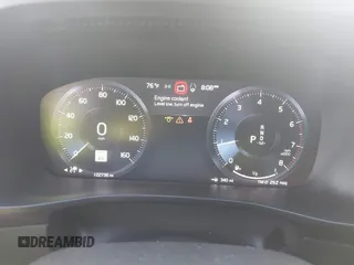 2019 Volvo XC40 R-Design z VIN YV4AC2HM7K2149105, wystawiony jako IAAI lot #41857899 z przebiegiem 122 736 mil mil oraz . Historia ofert i sprzedaży dostępna na DreamBid. Obrazek 7.