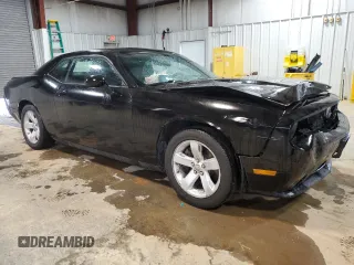 2014 Dodge Challenger R/T z VIN 2C3CDYBT1EH195041, wystawiony jako Copart lot #52693425 z przebiegiem 75 600 mil mil oraz Szkoda całkowita • Salvage title. Historia ofert i sprzedaży dostępna na DreamBid. Obrazek 4.