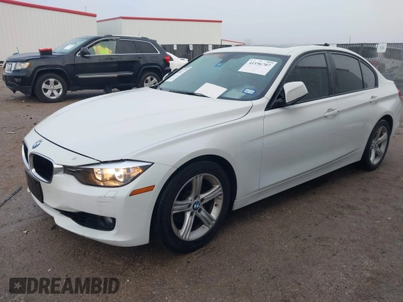 2013 BMW 3 Series 328i с VIN WBA3C1G55DNN93551, выставлен на аукционе IAAI как лот 41196707 с пробегом 165 735 миль миль и . История ставок и продаж доступна на DreamBid. Изображение 2.