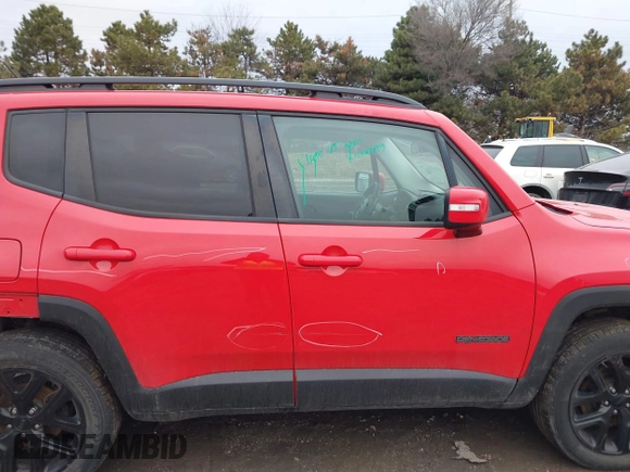 2017 Jeep Renegade Latitude with VIN ZACCJBBBXHPG47418, listed as a IAAI auction lot 41533128 with 123,991 mi miles. Bid and sale history available at carsss.com. Image 14.