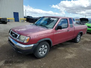 1998 Nissan Frontier XE z VIN 1N6DD26SXWC362674, wystawiony jako Copart lot #48180145 z przebiegiem 167 333 mil mil oraz Szkoda całkowita • Salvage title. Historia ofert i sprzedaży dostępna na DreamBid. Obrazek 1.
