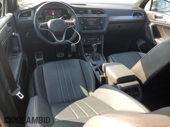 2022 Volkswagen Tiguan SE R-Line Black with VIN 3VV8B7AX8NM026420, listed as a Copart auction lot 48568125 with 21,678 mi miles and Salvage Title. Bid and sale history available at DreamBid. Image 8.