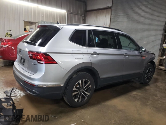 2023 Volkswagen Tiguan S z VIN 3VVFB7AX2PM100814, wystawiony jako Copart lot #79216424 z przebiegiem 4 748 mil mil oraz Szkoda całkowita • Salvage title. Historia ofert i sprzedaży dostępna na DreamBid. Obrazek 3.