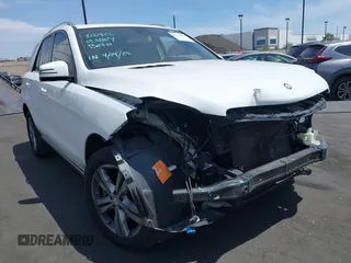 2015 Mercedes-Benz M 350 z VIN 4JGDA5HB1FA616659, wystawiony jako IAAI lot #42168546 z przebiegiem 136 890 mil mil oraz . Historia ofert i sprzedaży dostępna na DreamBid. Obrazek 1.