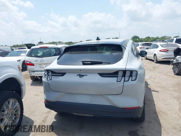 2023 Ford Mustang Mach-E Select z VIN 3FMTK1R40PMA76405, wystawiony jako IAAI lot #42167231 z przebiegiem 16 927 mil mil oraz . Historia ofert i sprzedaży dostępna na DreamBid. Obrazek 15.