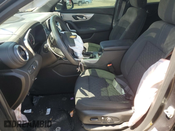 2021 Chevrolet Blazer LT z VIN 3GNKBCRS2MS528623, wystawiony jako Copart lot #56753585 z przebiegiem 36 957 mil mil oraz Nie do naprawy • Non repairable. Historia ofert i sprzedaży dostępna na DreamBid. Obrazek 7.