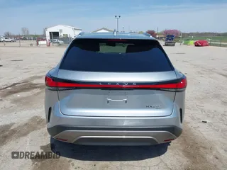 2024 Lexus RX 350 с VIN 2T2BAMCA6RC051132, выставлен на аукционе IAAI как лот 42041155 с пробегом 10 987 миль миль и . История ставок и продаж доступна на DreamBid. Изображение 17.