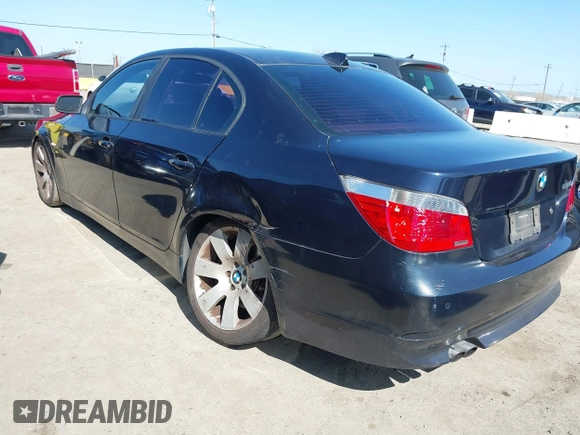 2007 BMW 5 Series 530i with VIN WBANE73587CM58138, listed as a IAAI auction lot 41776425 with 146,104 mi miles. Bid and sale history available at carsss.com. Image 3.